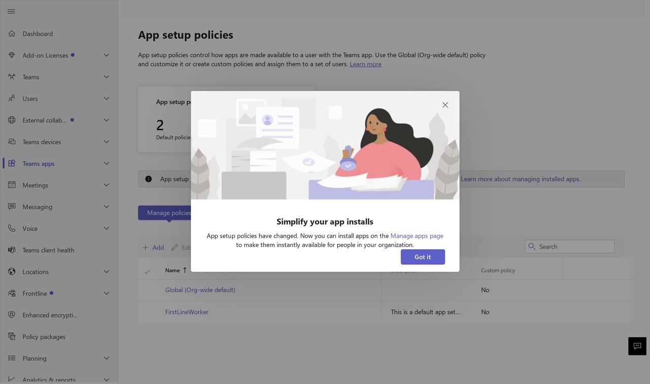 Tela de políticas de instalação de aplicativo do centro de administração do Teams, indicando nenhuma política personalizada, com referência a pagina Gerenciar aplicativos e a atribuição de política por grupo