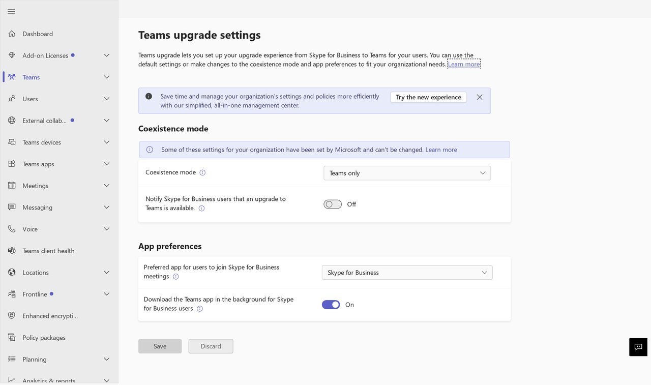 Tela de configurações de atualização do Teams no centro de administração, com o modo de coexistência definido como Somente Teams e as opções de notificação do Skype for Business