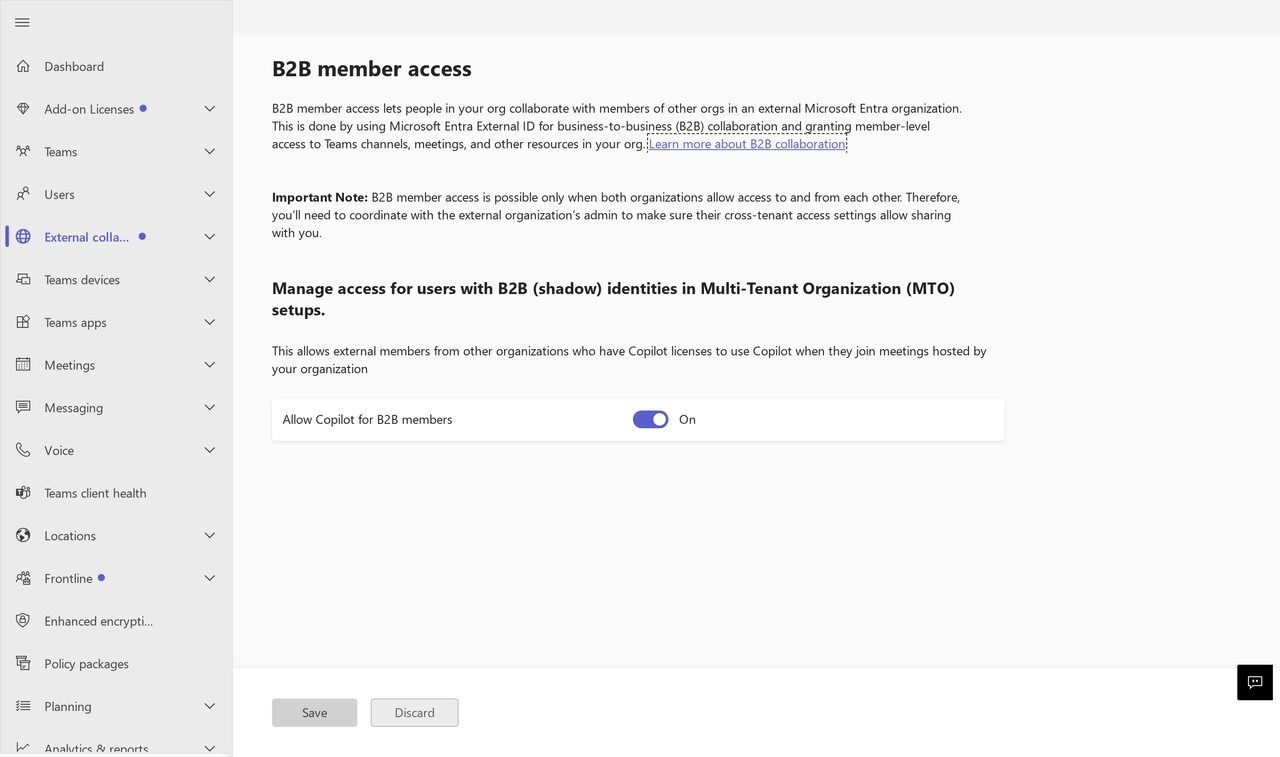 Tela de acesso de membro B2B do centro de administração do Teams, com o recurso marcado como Ativado e a nota da Microsoft sobre colaboração B2B entre organizações